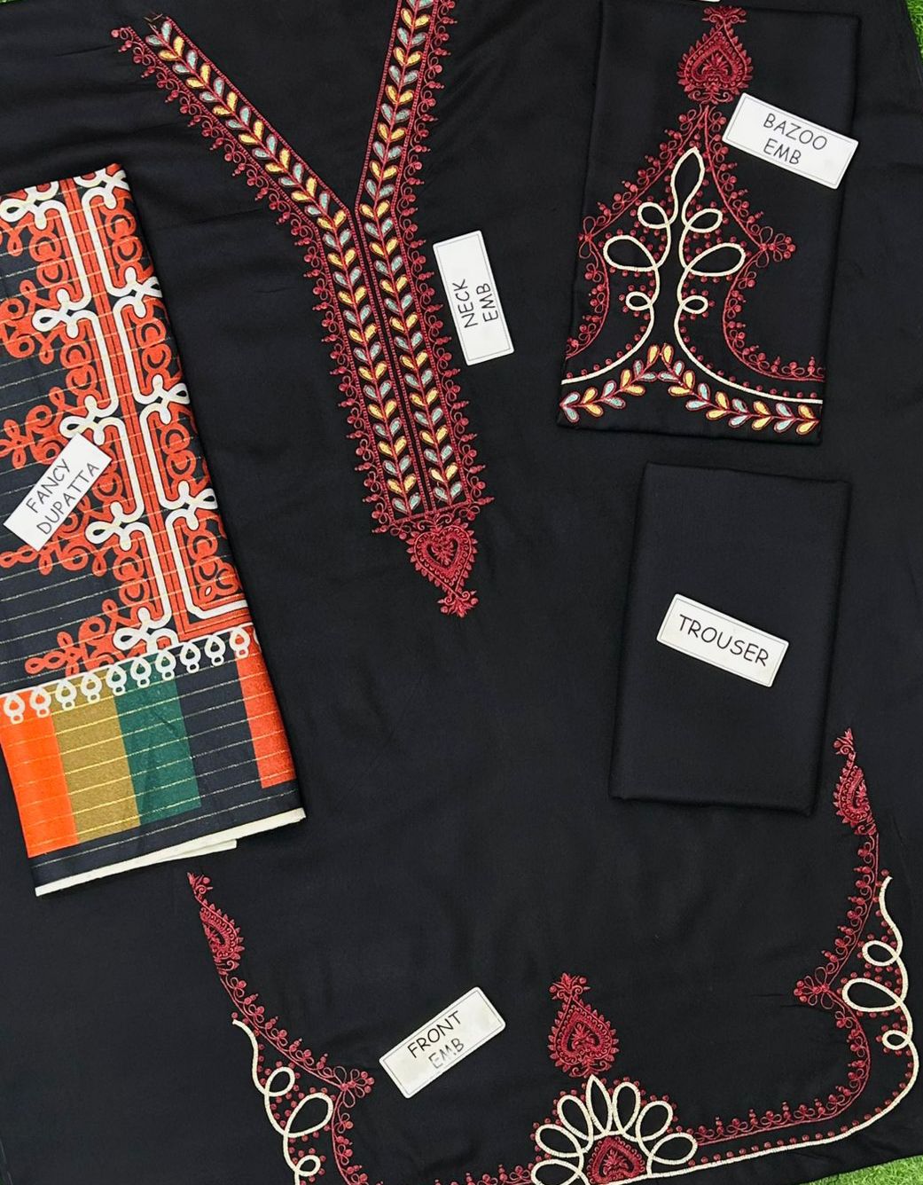 Maria b MOST DEMANDING EDITION
03PCS UNSTITCHED SUIT