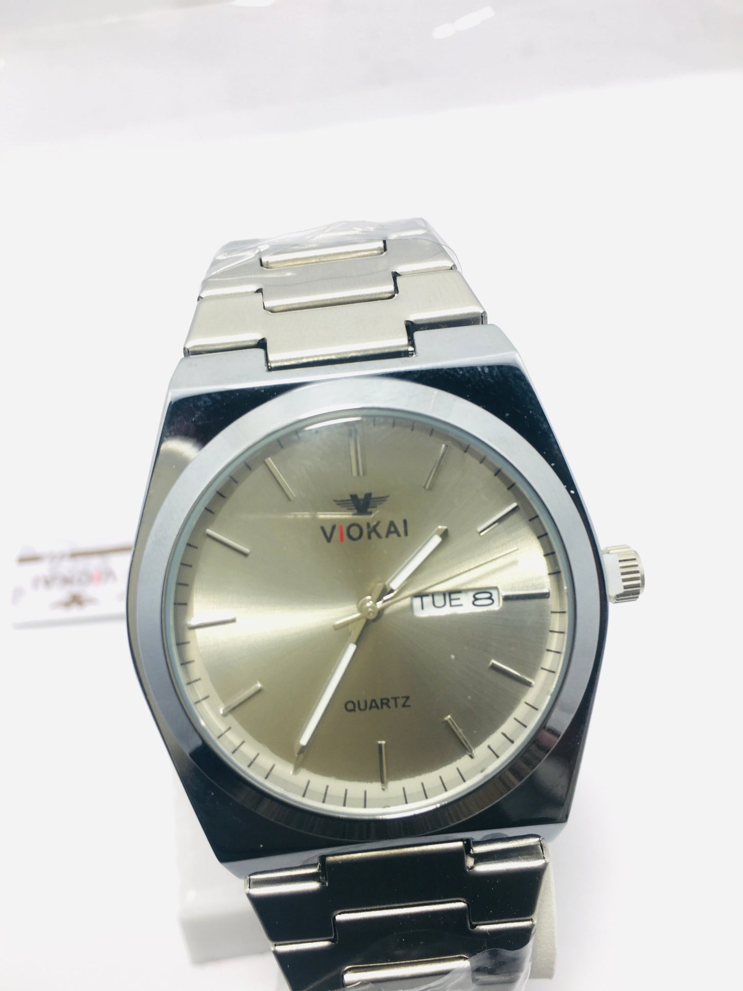 VIOKAI Watch silver with see green dail

Quartz Watch with Date & Day