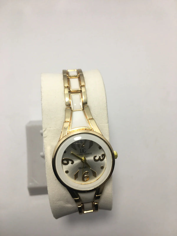 Ladies beautiful off white Dail