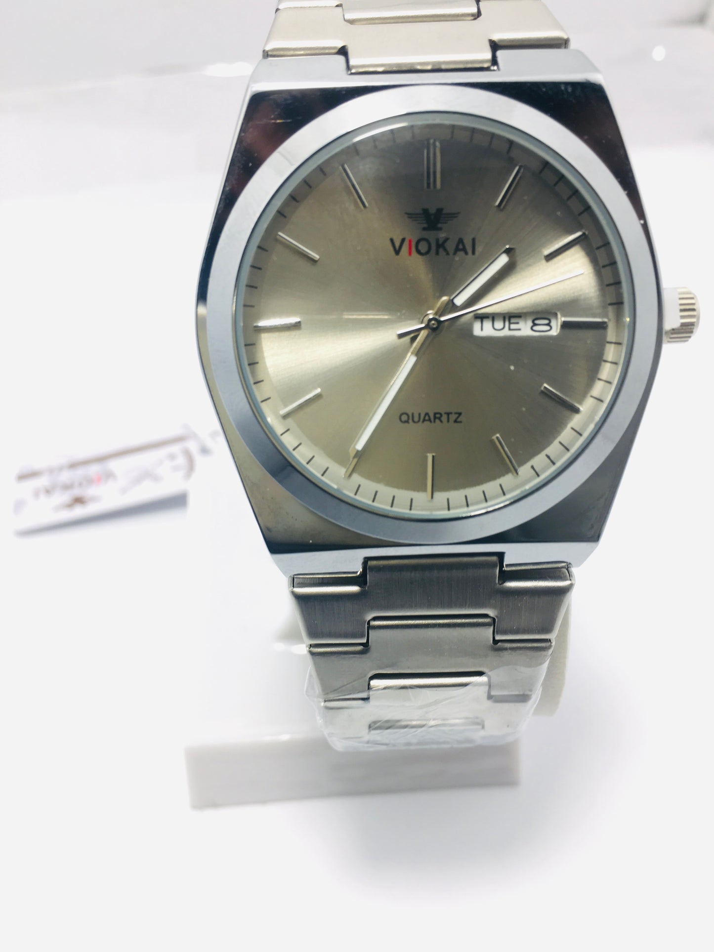 VIOKAI Watch silver with see green dail

Quartz Watch with Date & Day